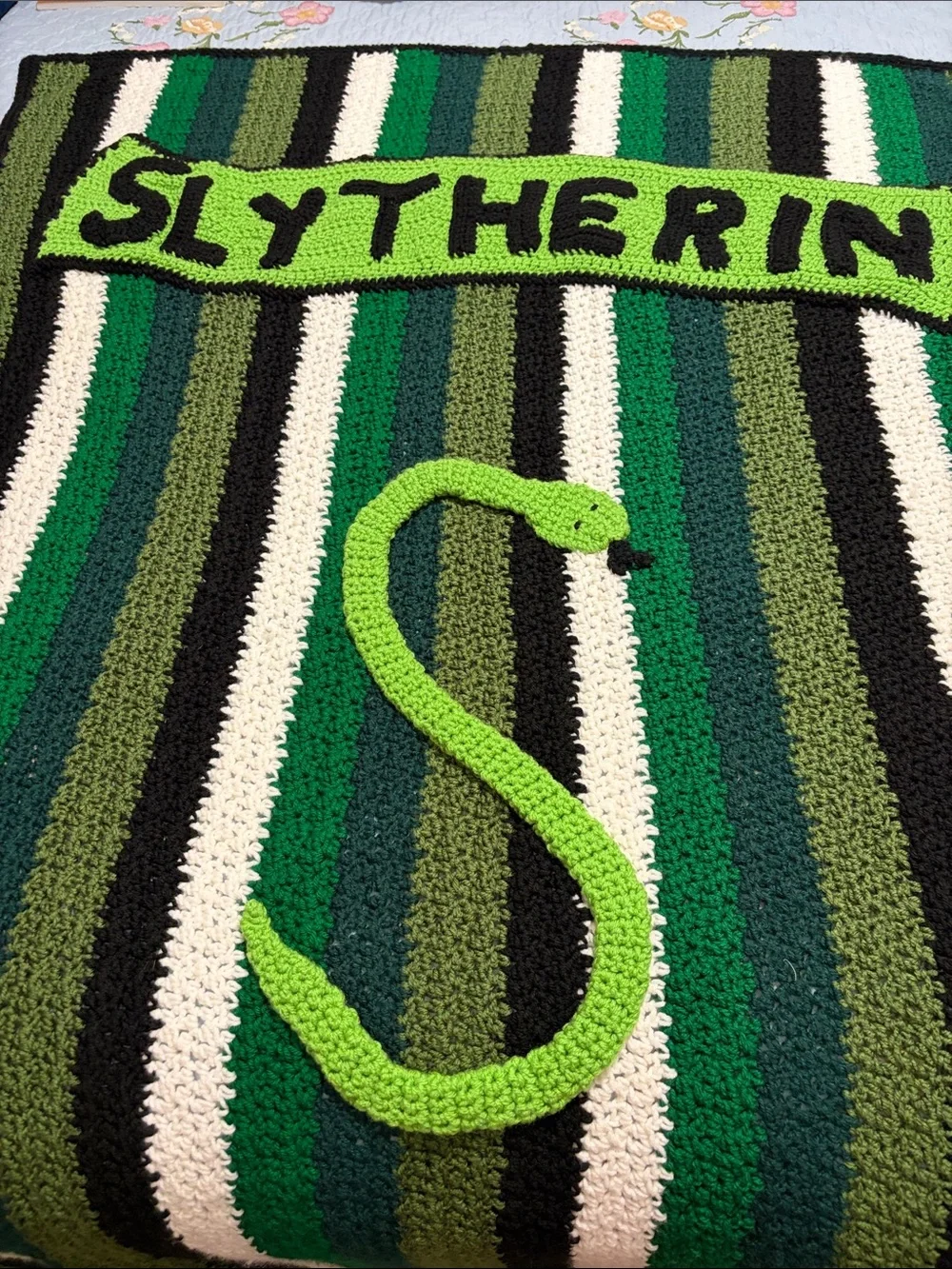 Harry Potter Slytherin TriColor Green white Black Knitted Crotchet PreOwned